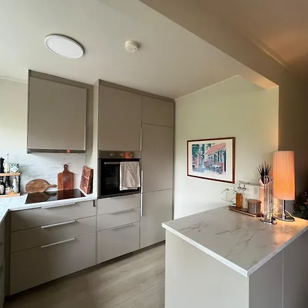 Cozy, Modern Short Distance To Ons